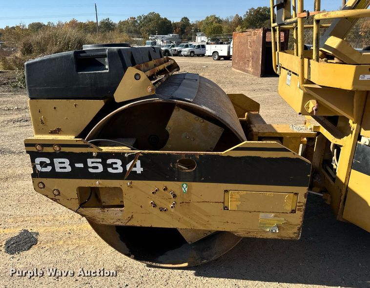 image for item EH7115 1991 Caterpillar CB-534 double drum vibratory roller