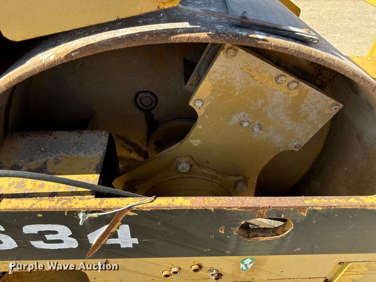 image for item EH7115 1991 Caterpillar CB-534 double drum vibratory roller