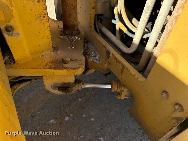 image for item EH7115 1991 Caterpillar CB-534 double drum vibratory roller