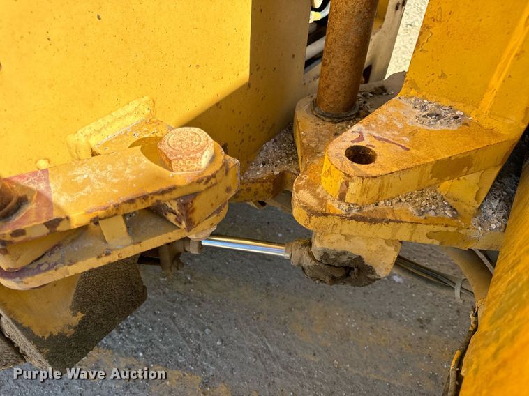 image for item EH7115 1991 Caterpillar CB-534 double drum vibratory roller