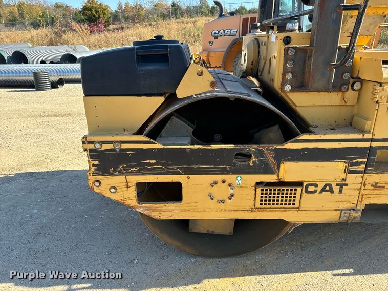 image for item EH7115 1991 Caterpillar CB-534 double drum vibratory roller