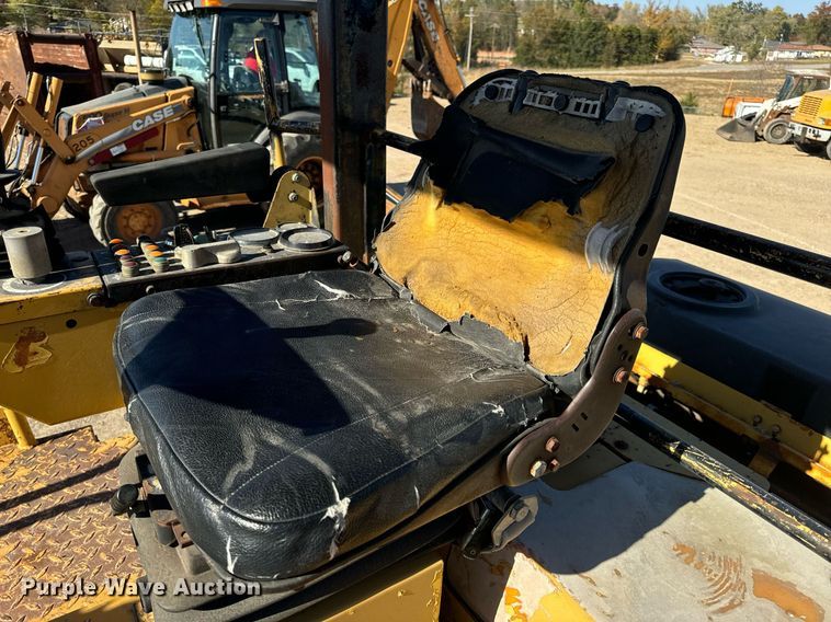 image for item EH7115 1991 Caterpillar CB-534 double drum vibratory roller