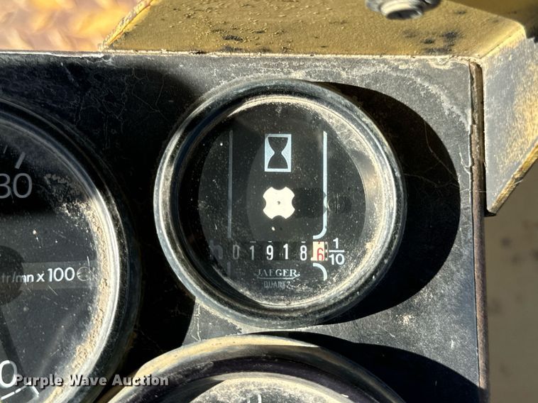 image for item EH7115 1991 Caterpillar CB-534 double drum vibratory roller