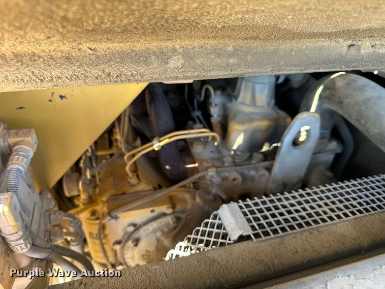 image for item EH7115 1991 Caterpillar CB-534 double drum vibratory roller