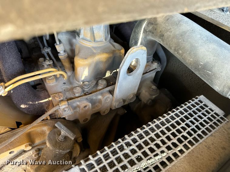 image for item EH7115 1991 Caterpillar CB-534 double drum vibratory roller