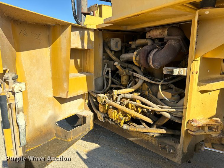 image for item EH7115 1991 Caterpillar CB-534 double drum vibratory roller