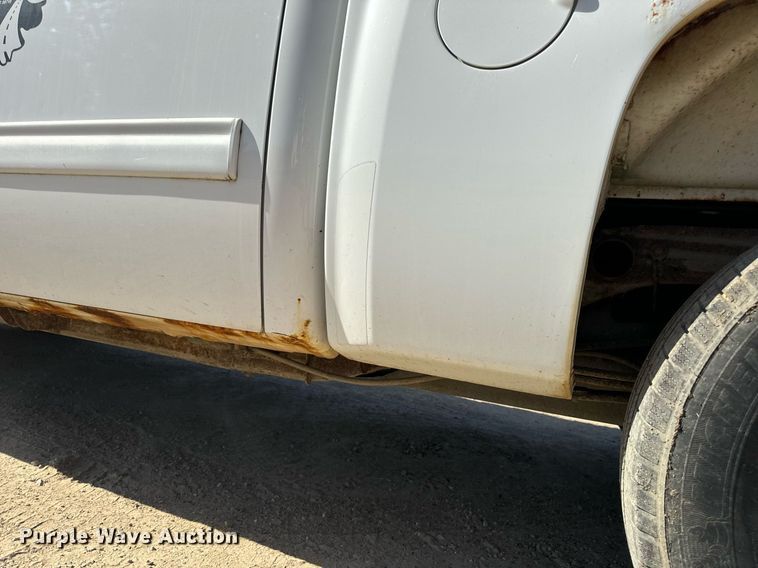 image for item EH7116 2013 Chevrolet Silverado 1500 Crew Cab pickup truck