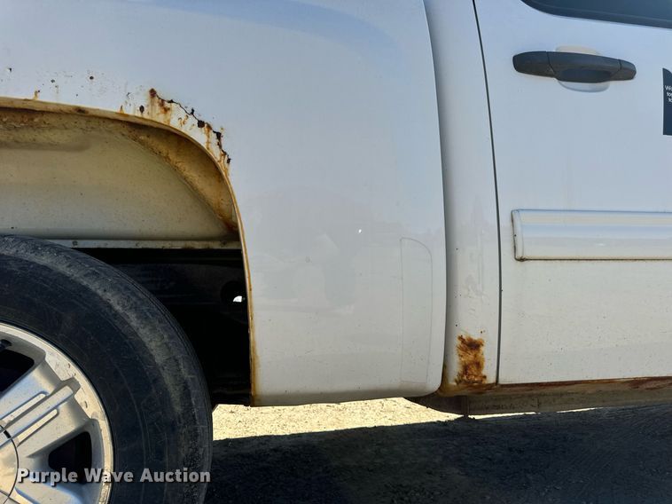 image for item EH7116 2013 Chevrolet Silverado 1500 Crew Cab pickup truck