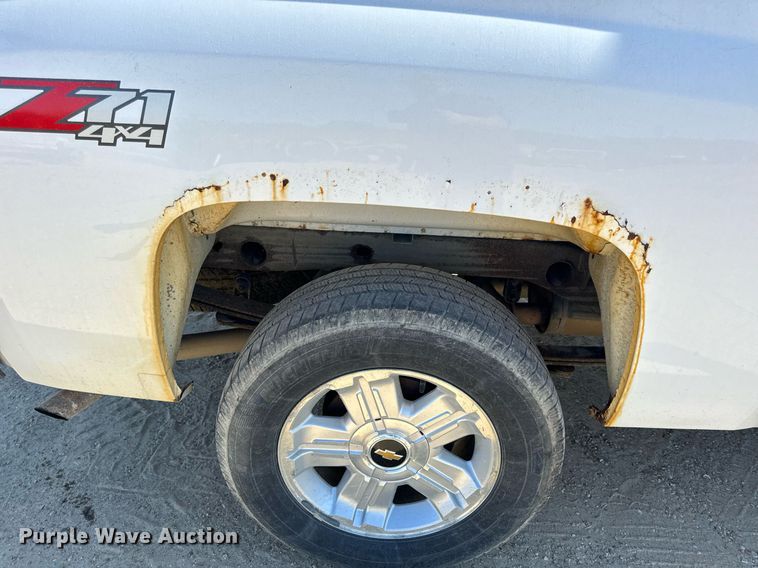 image for item EH7116 2013 Chevrolet Silverado 1500 Crew Cab pickup truck