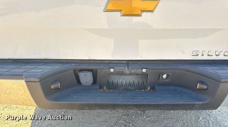 image for item EH7116 2013 Chevrolet Silverado 1500 Crew Cab pickup truck