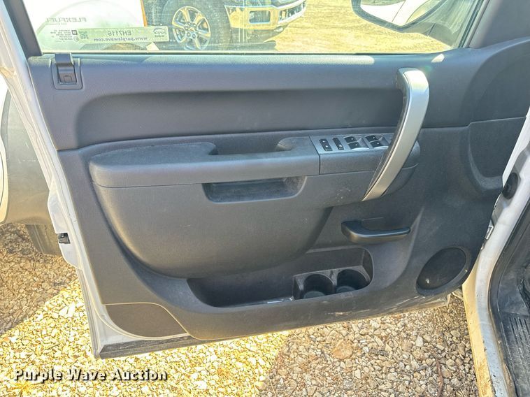 image for item EH7116 2013 Chevrolet Silverado 1500 Crew Cab pickup truck