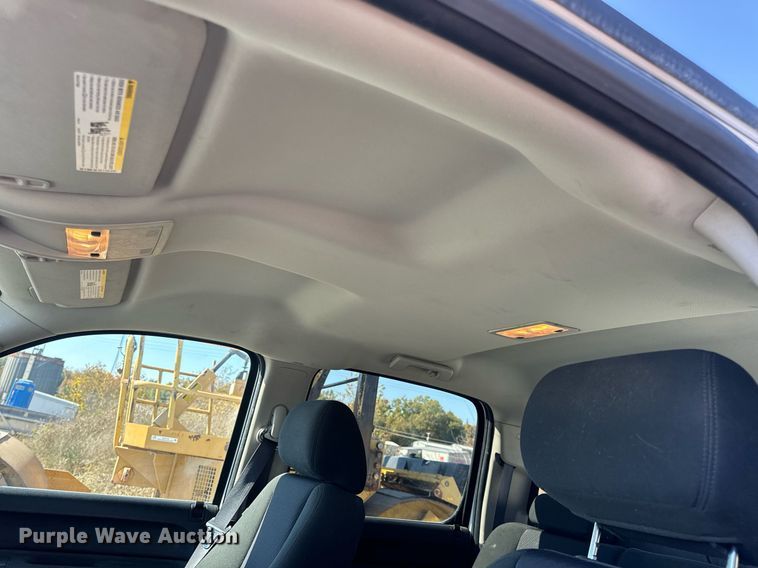 image for item EH7116 2013 Chevrolet Silverado 1500 Crew Cab pickup truck