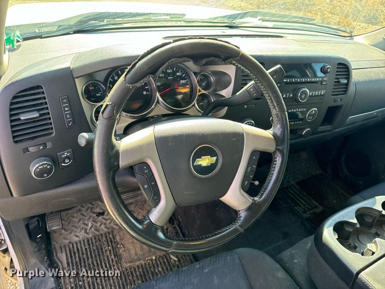 image for item EH7116 2013 Chevrolet Silverado 1500 Crew Cab pickup truck