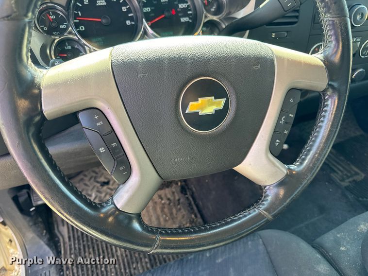 image for item EH7116 2013 Chevrolet Silverado 1500 Crew Cab pickup truck