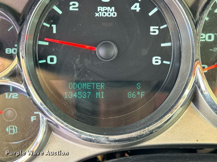 image for item EH7116 2013 Chevrolet Silverado 1500 Crew Cab pickup truck