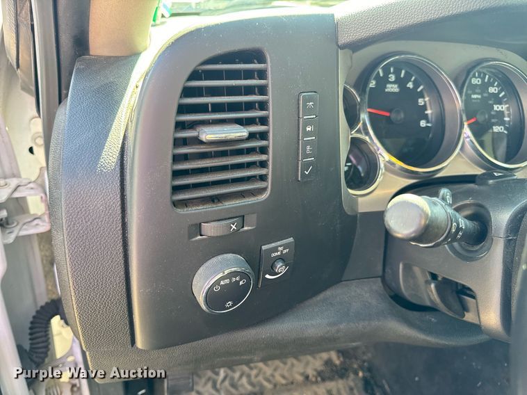 image for item EH7116 2013 Chevrolet Silverado 1500 Crew Cab pickup truck