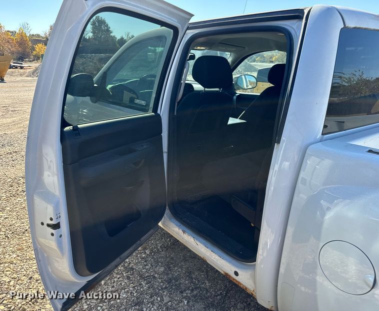 image for item EH7116 2013 Chevrolet Silverado 1500 Crew Cab pickup truck