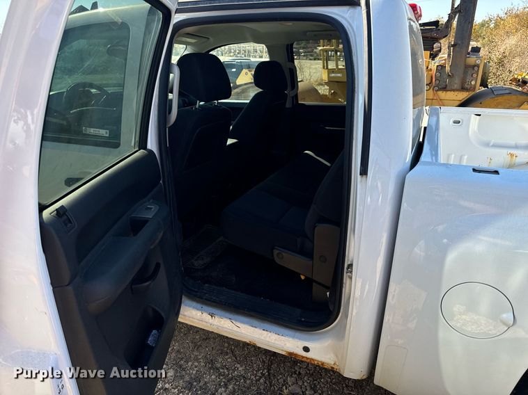 image for item EH7116 2013 Chevrolet Silverado 1500 Crew Cab pickup truck