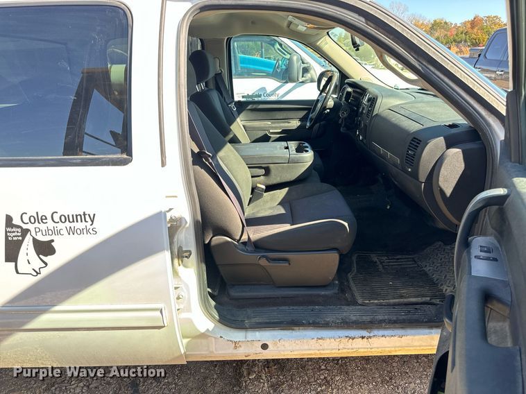 image for item EH7116 2013 Chevrolet Silverado 1500 Crew Cab pickup truck