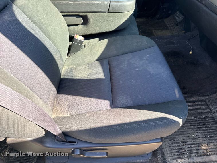 image for item EH7116 2013 Chevrolet Silverado 1500 Crew Cab pickup truck