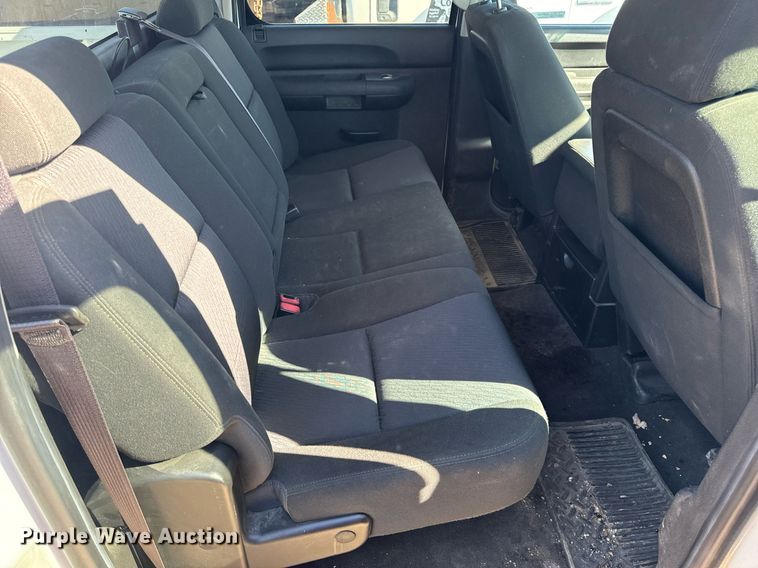 image for item EH7116 2013 Chevrolet Silverado 1500 Crew Cab pickup truck