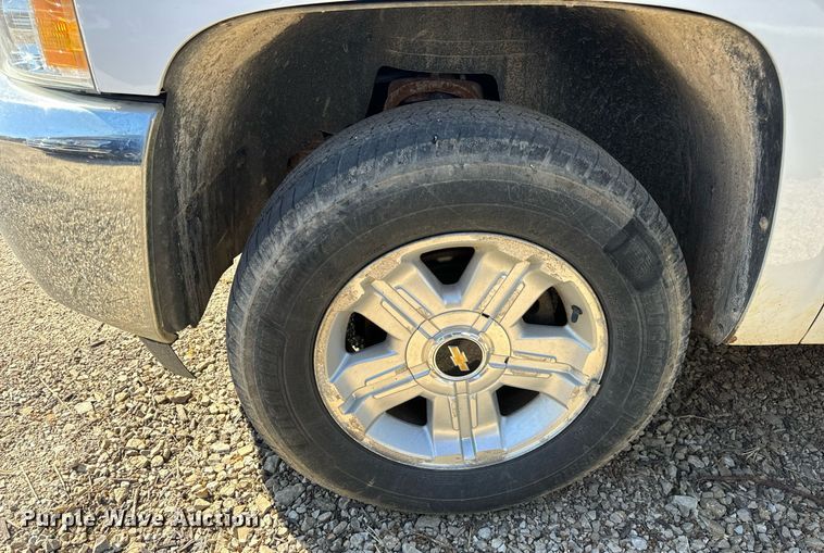 image for item EH7116 2013 Chevrolet Silverado 1500 Crew Cab pickup truck