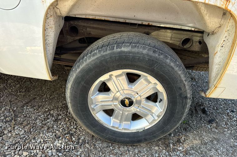 image for item EH7116 2013 Chevrolet Silverado 1500 Crew Cab pickup truck