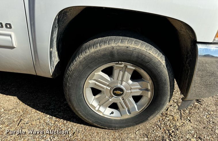 image for item EH7116 2013 Chevrolet Silverado 1500 Crew Cab pickup truck