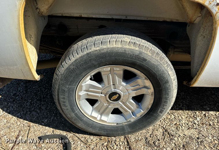 image for item EH7116 2013 Chevrolet Silverado 1500 Crew Cab pickup truck