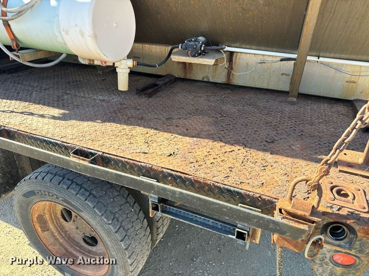 image for item EH7117 2006 Ford F550 Super Duty XL flatbed truck