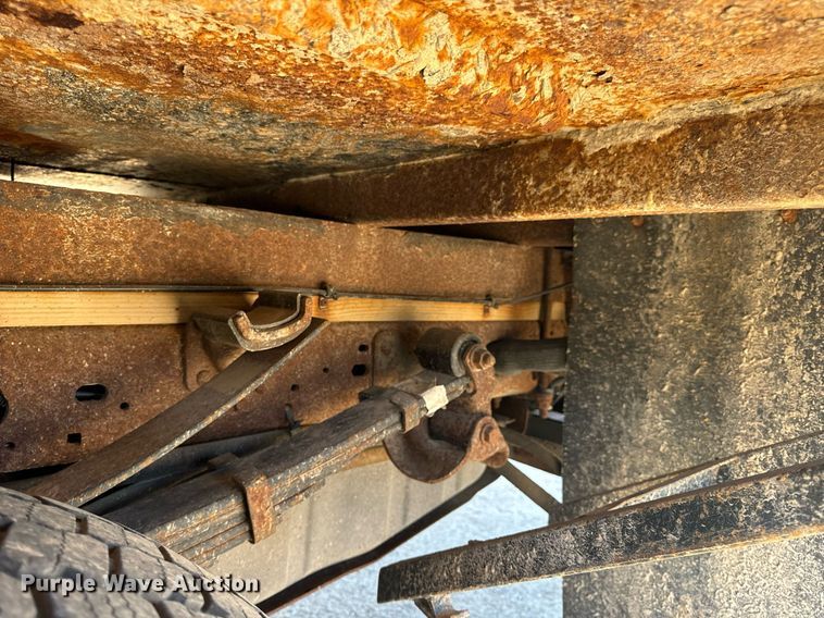 image for item EH7117 2006 Ford F550 Super Duty XL flatbed truck