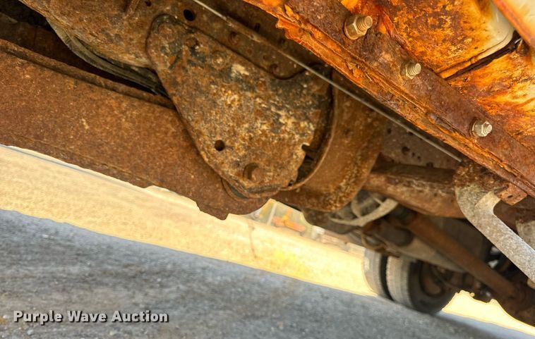 image for item EH7117 2006 Ford F550 Super Duty XL flatbed truck