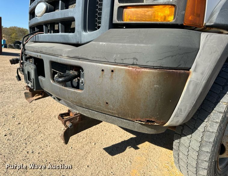 image for item EH7117 2006 Ford F550 Super Duty XL flatbed truck