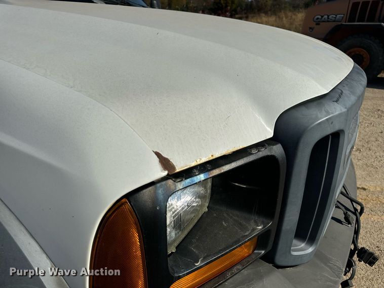 image for item EH7117 2006 Ford F550 Super Duty XL flatbed truck