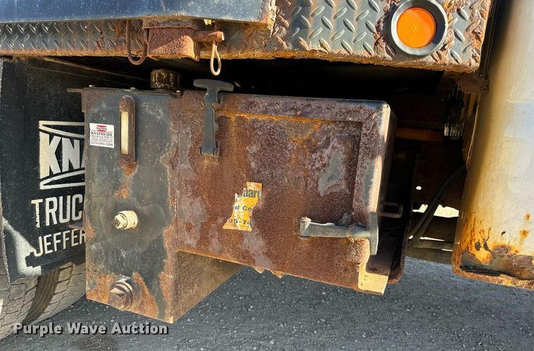 image for item EH7117 2006 Ford F550 Super Duty XL flatbed truck