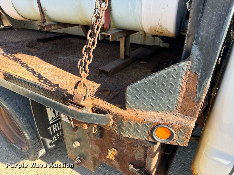 image for item EH7117 2006 Ford F550 Super Duty XL flatbed truck