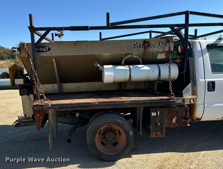 image for item EH7117 2006 Ford F550 Super Duty XL flatbed truck