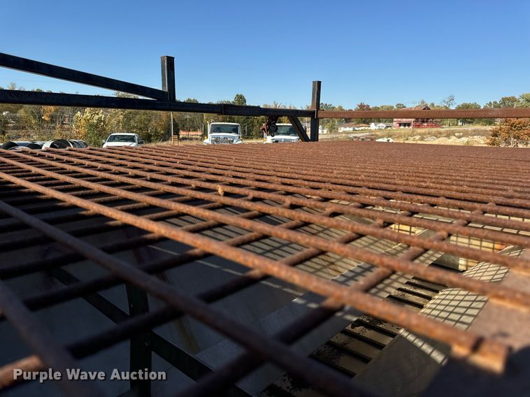 image for item EH7117 2006 Ford F550 Super Duty XL flatbed truck