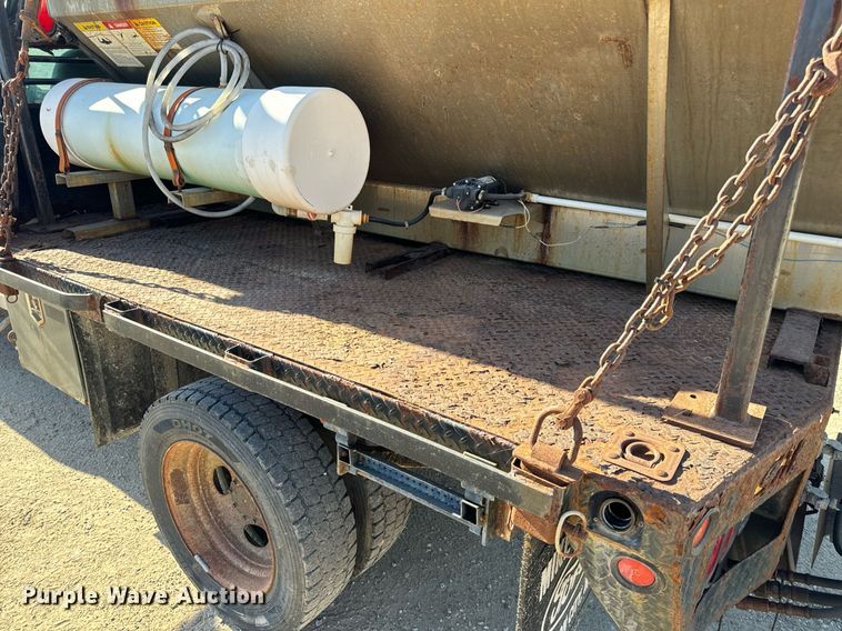 image for item EH7117 2006 Ford F550 Super Duty XL flatbed truck