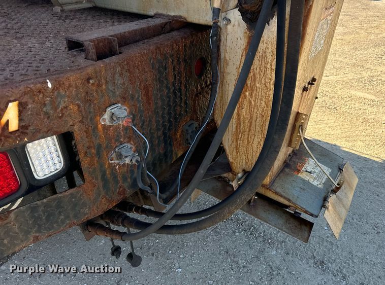 image for item EH7117 2006 Ford F550 Super Duty XL flatbed truck