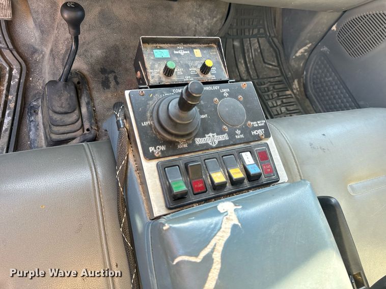 image for item EH7117 2006 Ford F550 Super Duty XL flatbed truck