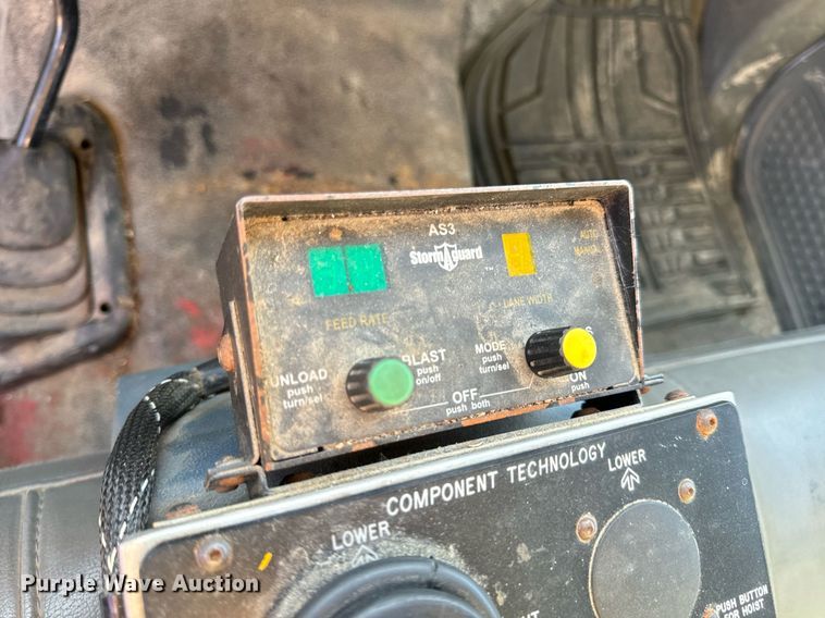 image for item EH7117 2006 Ford F550 Super Duty XL flatbed truck