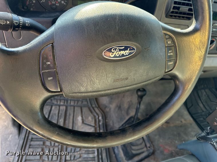 image for item EH7117 2006 Ford F550 Super Duty XL flatbed truck