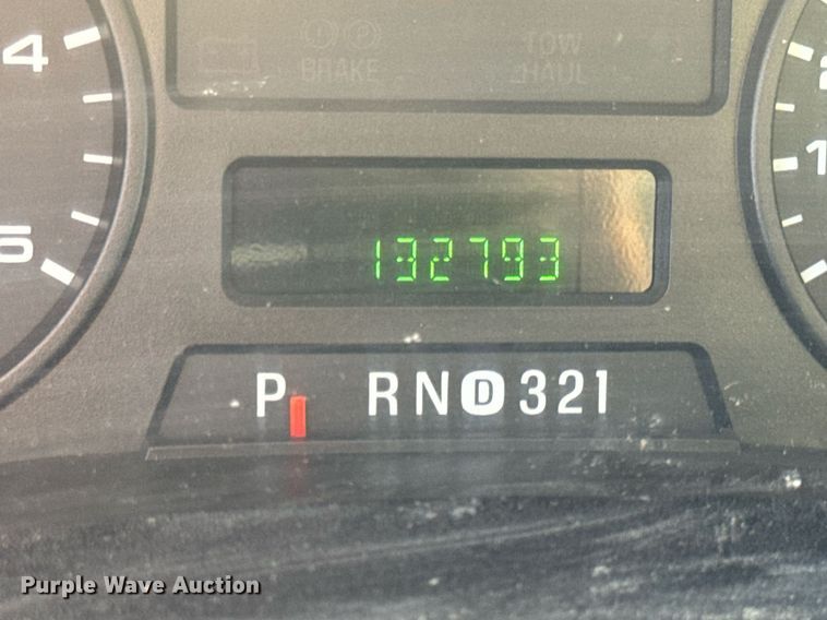 image for item EH7117 2006 Ford F550 Super Duty XL flatbed truck