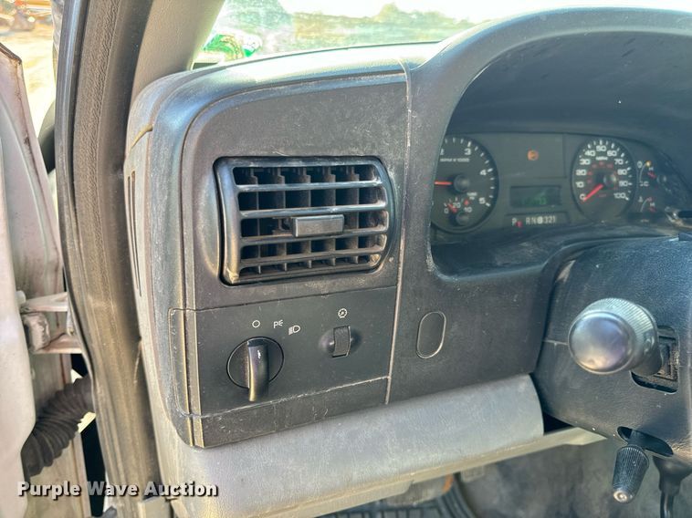 image for item EH7117 2006 Ford F550 Super Duty XL flatbed truck