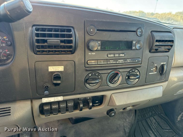 image for item EH7117 2006 Ford F550 Super Duty XL flatbed truck