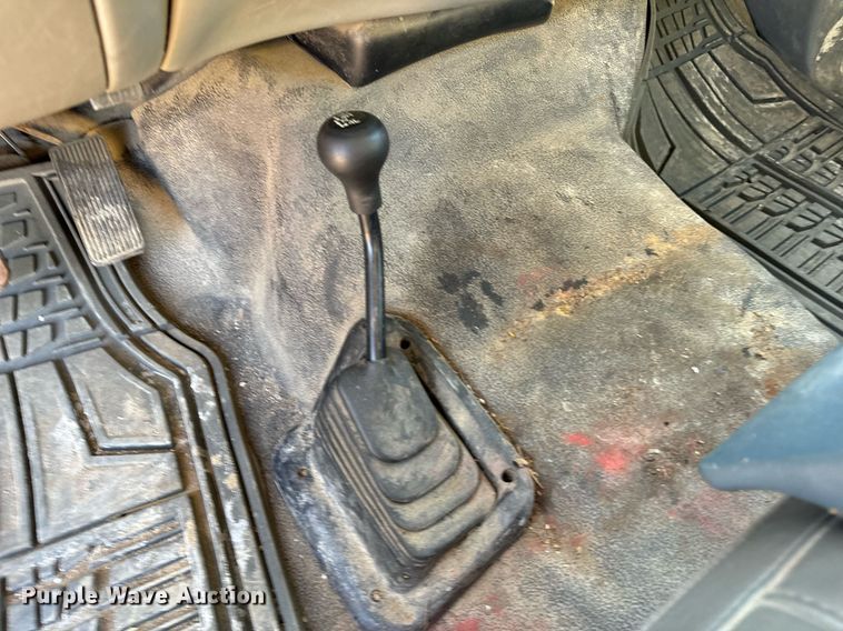 image for item EH7117 2006 Ford F550 Super Duty XL flatbed truck