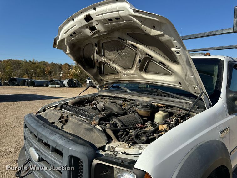 image for item EH7117 2006 Ford F550 Super Duty XL flatbed truck