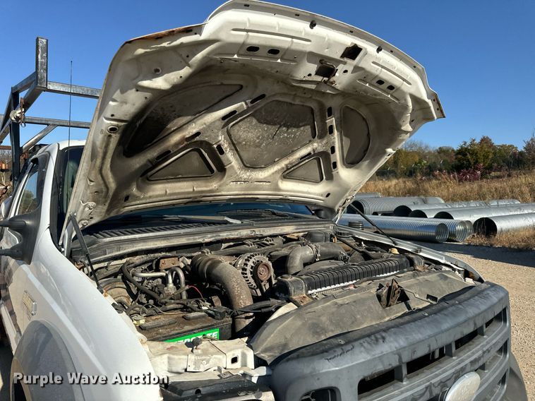 image for item EH7117 2006 Ford F550 Super Duty XL flatbed truck