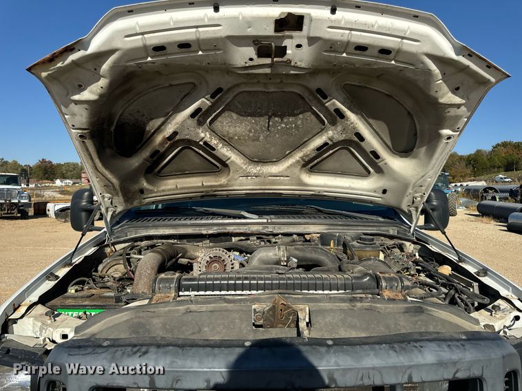 image for item EH7117 2006 Ford F550 Super Duty XL flatbed truck